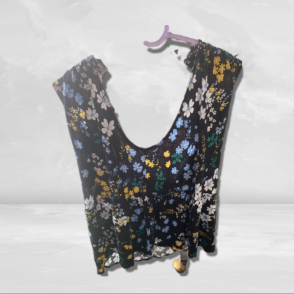 Geometric Blouse - Picture 9 of 11
